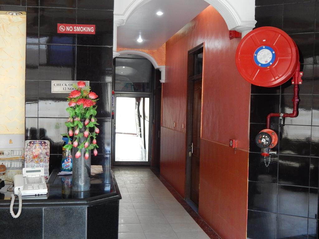 Airport Hotel Paradise International New Delhi Extérieur photo
