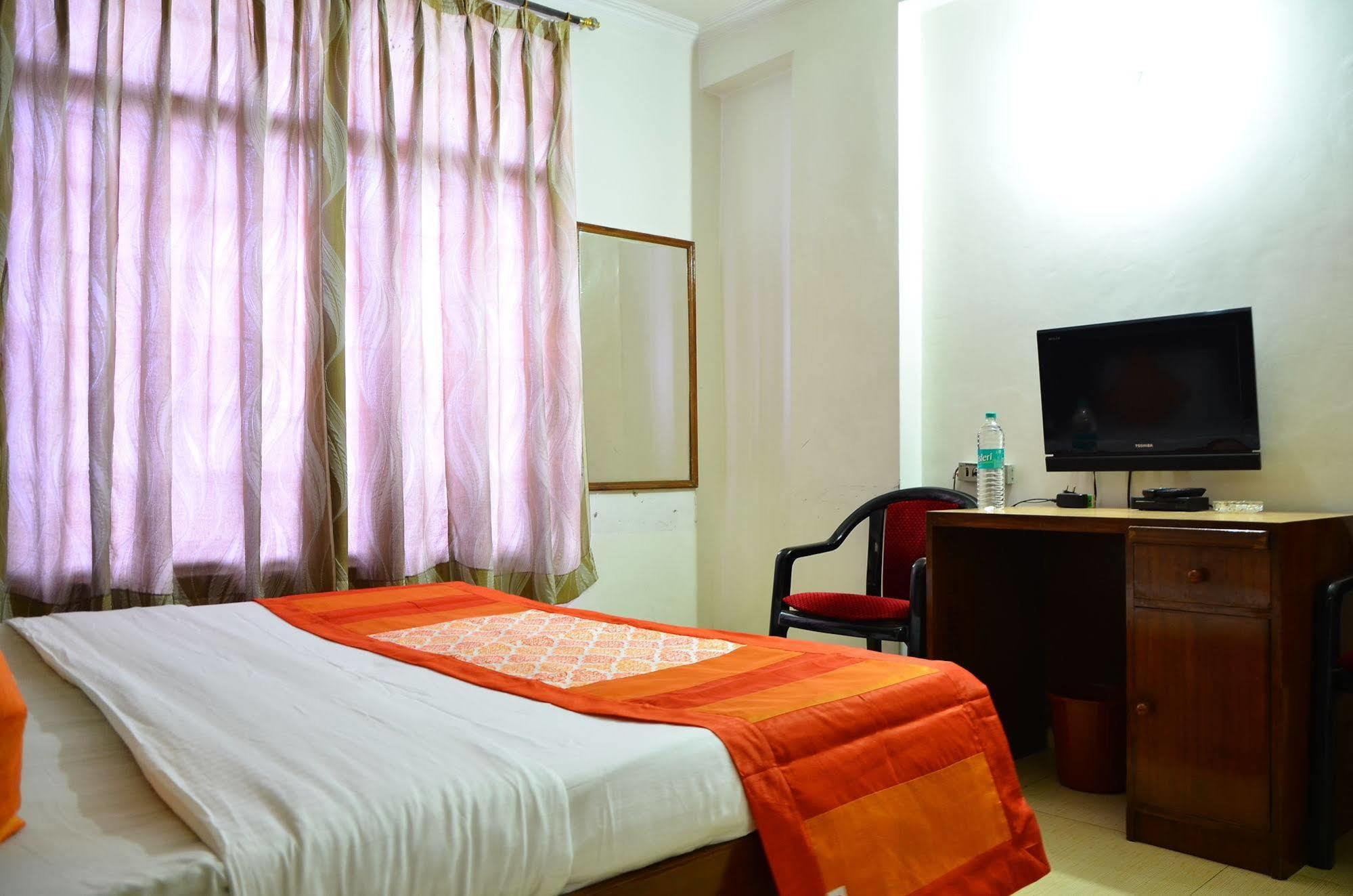 Airport Hotel Paradise International New Delhi Extérieur photo