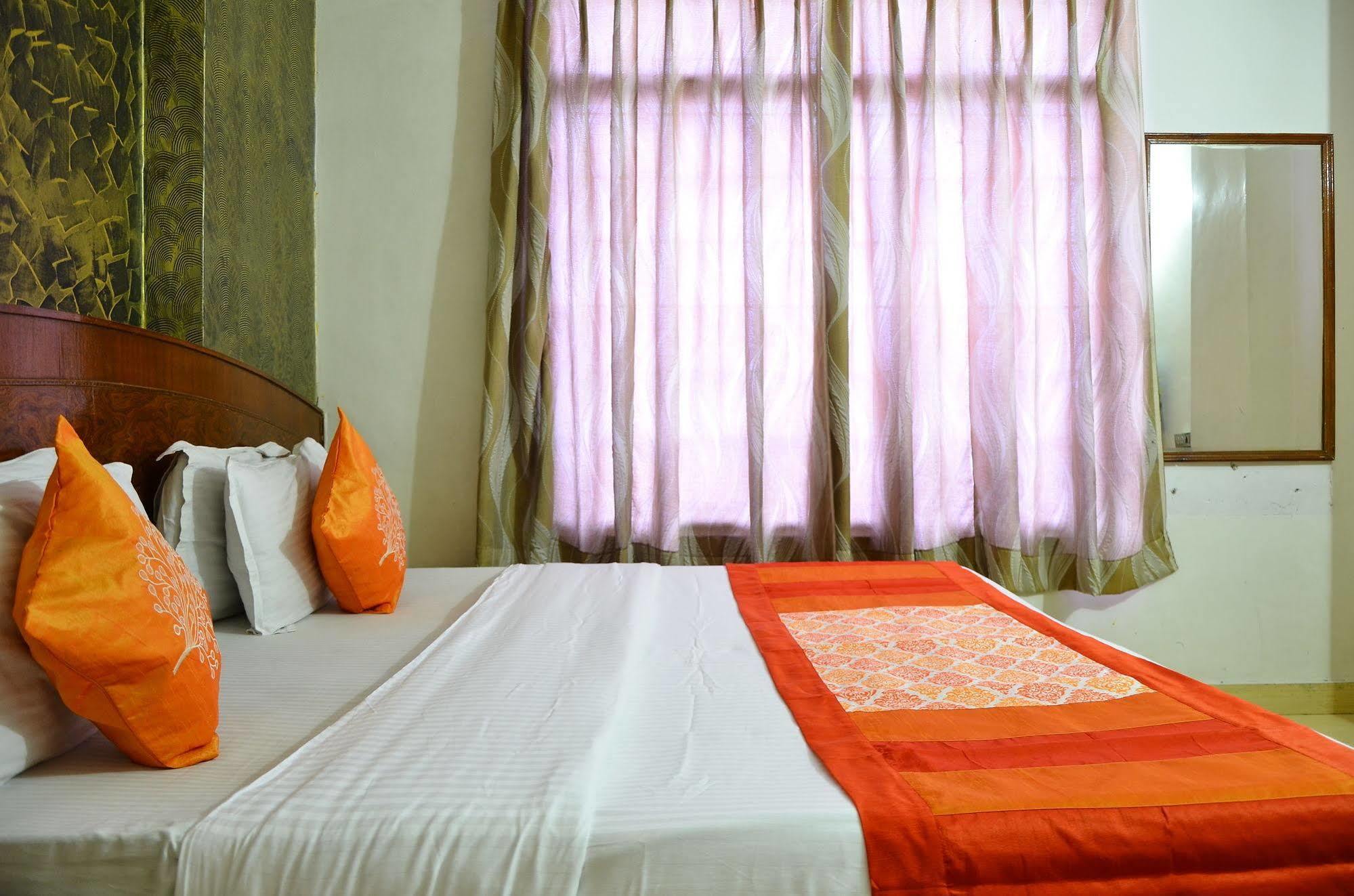 Airport Hotel Paradise International New Delhi Extérieur photo
